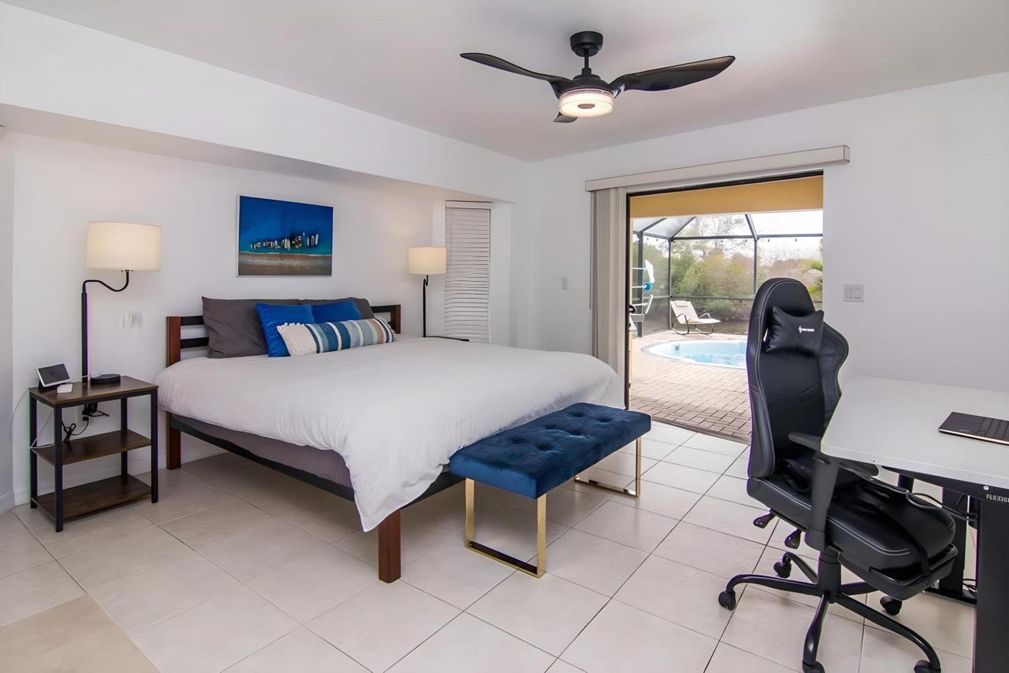 House With A Boatyour Private Waterfront Resort بورت شارلوت المظهر الخارجي الصورة